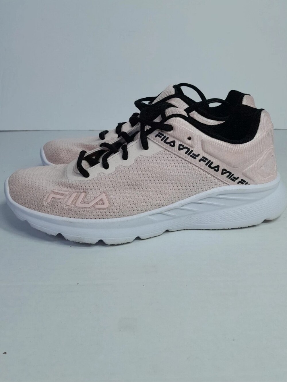 Fila Women's Lightspin Running Sz 8.5  Pink/Black/White Sneakers